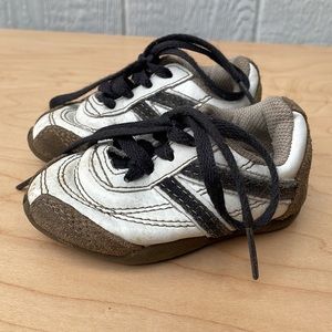 TEENY TOES Skid Resistant Baby Shoes size 3